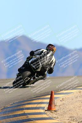 media/Jan-14-2022-Apex Assassins (Fri) [[4609ad47be]]/Trackday 2/Session 3/Turn 12 Backside/